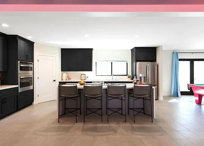 Rose Retreat W/ Coach House-2 Homes-ig Worthy