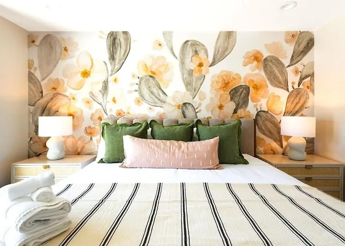 Rose Retreat W/ Coach House-2 Homes-ig Worthy Holiday home
