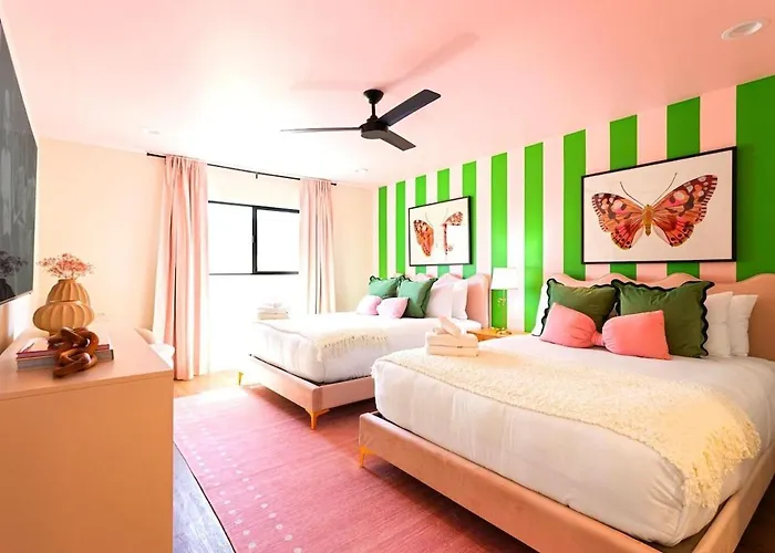 Rose Retreat W/ Coach House-2 Homes-ig Worthy Holiday home